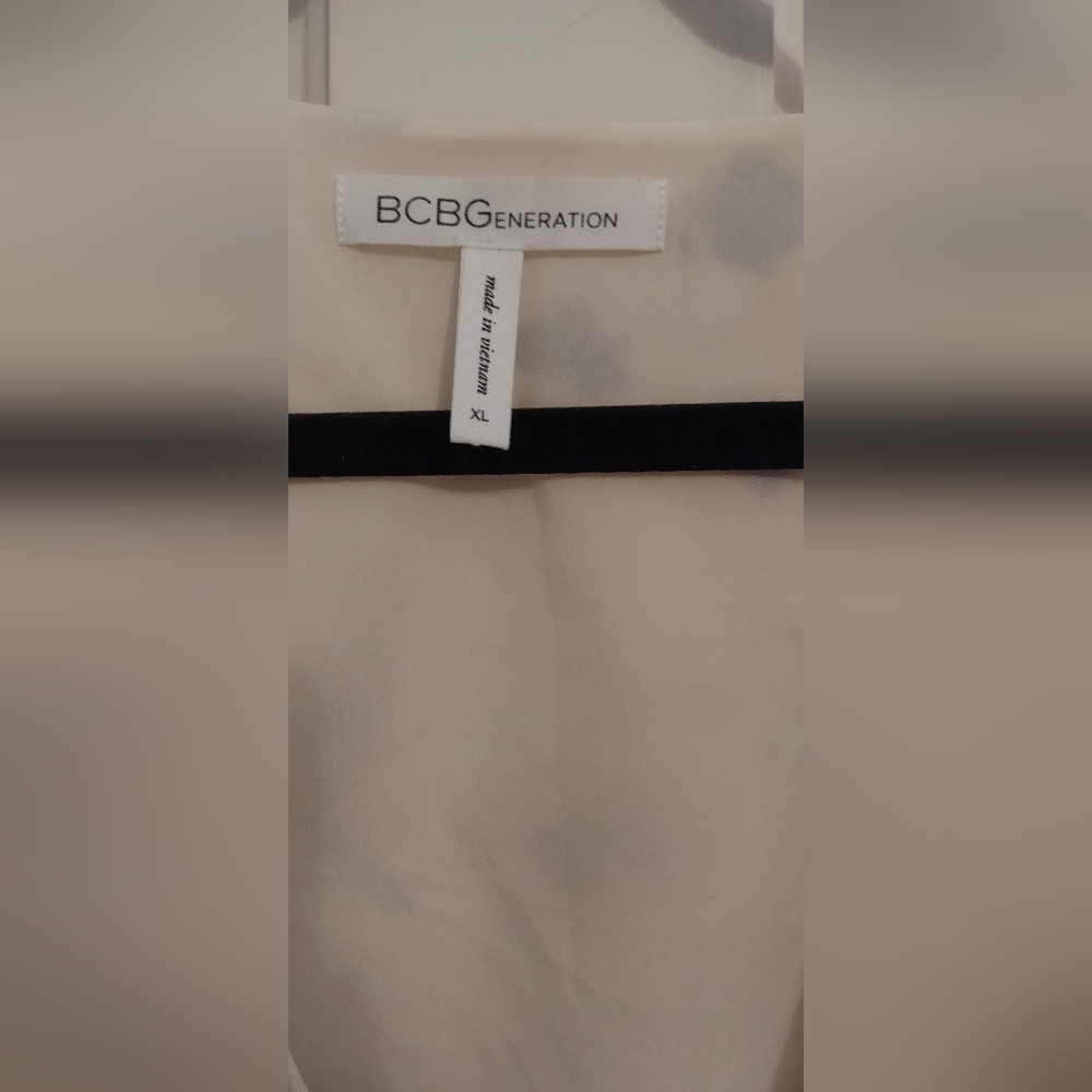 BCBG XL WRAP DRESS - Picture 5 of 5